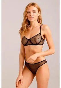 Black woman lingerie set: lace bra underwire and classic  panties